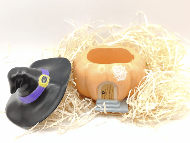 🎃 Citrouille d’Halloween décorative avec chapeau – Résine acrylique ✨